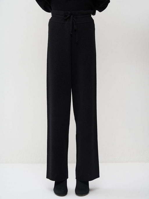 Брюки женские 5242-5069. 990 черный