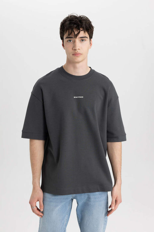 Свободная футболка из плотной ткани с круглым вырезом и короткими рукавами с принтом - Defacto фото 3