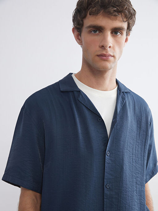 Regular Fit Resort Yaka K?sa Kollu Erkek G?mlek