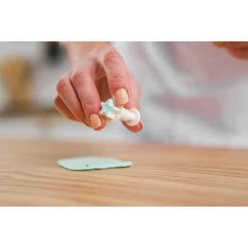 Цена за 2 шт. Плунжеры кондитерские Доляна Звёздочка, набор 3 шт.: d=2 см, d=2.2 см, d=2.5 см, пластик, белые