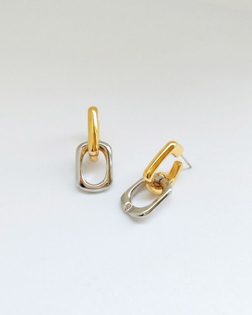 Стильные серьги