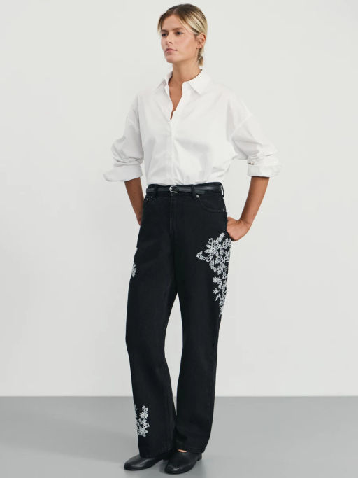 Джинсы straight с декоративной вышевкой / Zarina