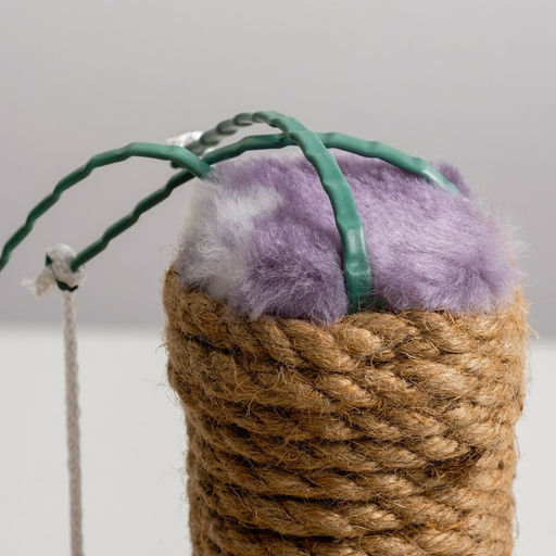 Лежанка с когтеточкой для котят, 34 х 26 х 34 см, джут, микс цветов - Пижон фото 2