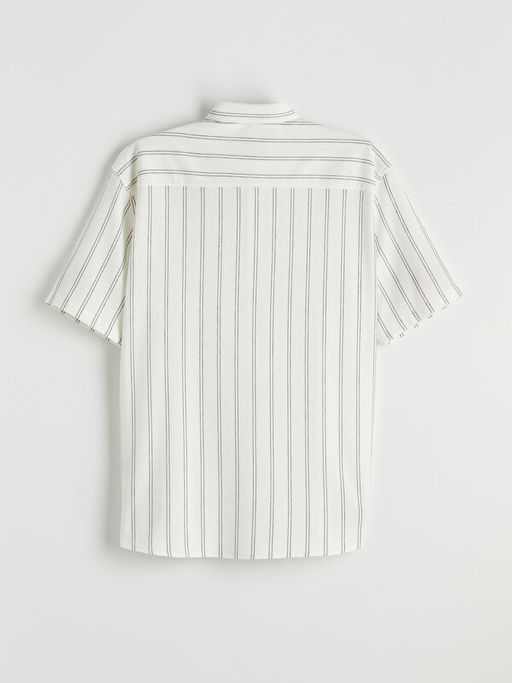 Regular Fit K?sa Kollu ?izgili Erkek G?mlek