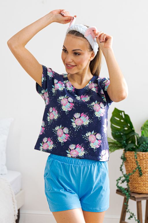 Комплект женский из футболки со спущенным плечом и шорт Fairy-tale цветы на темно-синем - Амадэль фото 2