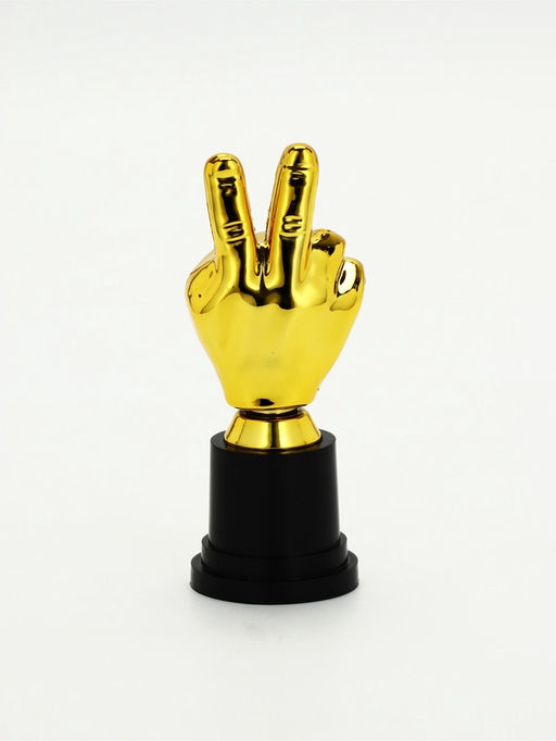 Наградная фигура «Блестящих побед», пластик, 13,5 х 5,7 х 5.1 см