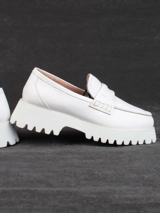 03-YP9860B WHITE Лоферы женские (натуральная кожа)