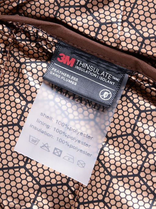 Куртка женская удлинённая стёганая с капюшоном и графеновой подкладкой бордового цвета 9628_1Bo