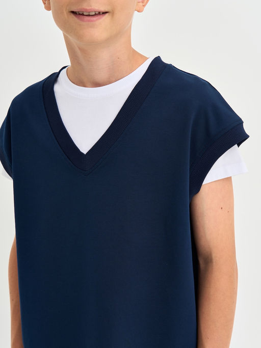 Темно-синий жилет