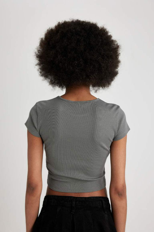 Приталенная футболка с короткими рукавами и круглым вырезом в рубчик с принтом - Defacto фото 6