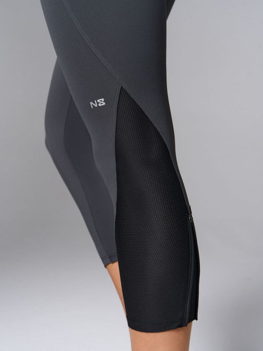 Моделирующие укороченные леггинсы 7/8 - NEVERLATE фото 4