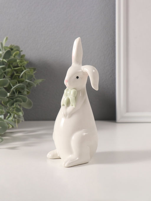 Фигурка керамика Белый кролик с зелёным бантиком, 6?6.5?16.5 см