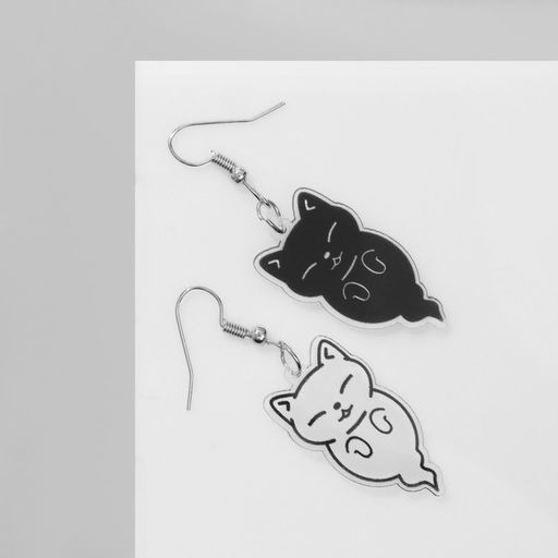 Серьги акриловые «Котики», духи, чёрно-белые