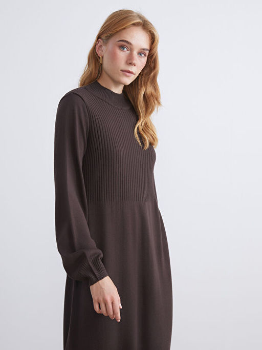 Dik Yaka Triko Elbise