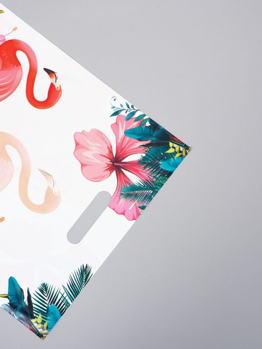 Цена за 50 шт. Пакет полиэтиленовый с вырубной ручкой "Фламинго" 30 х 40 см 60 мкм