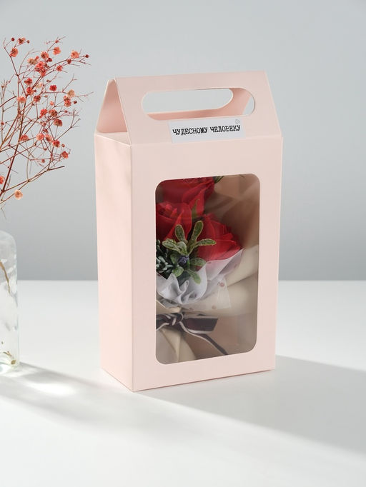 Букет из мыльных лепестков для ванны «Розы в подарочной упаковке», красный, 6.9×13.7×20.5 см