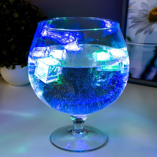 Цена за 4 шт. Фигурка светящаяся RISALUX «Льдинка» LED-ночник водный, от батареек 3×AG3, 2.6×2.6×2.7 см, МИКС
