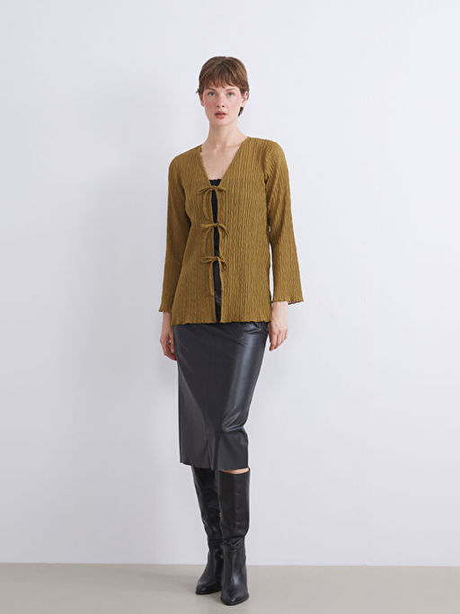 V Yaka Dokulu Kad?n H?rka