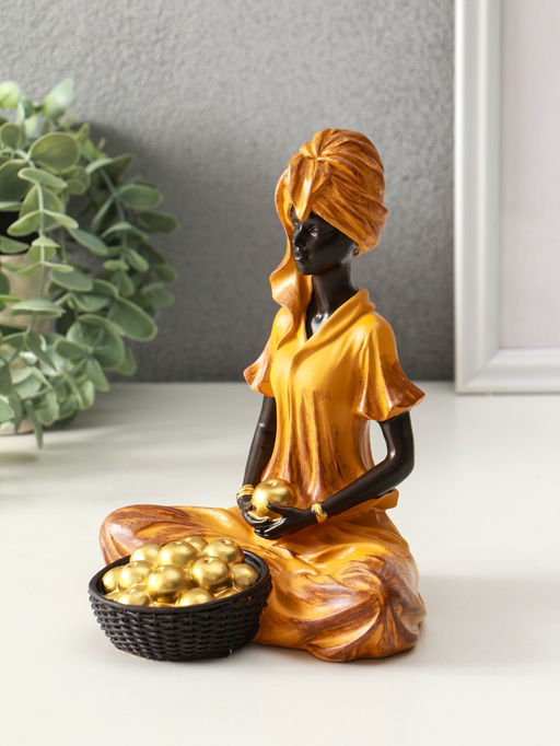 Сувенир полистоун "Африканка в горчичном наряде, с яблоками в корзине" 14х15,5х17,5 см