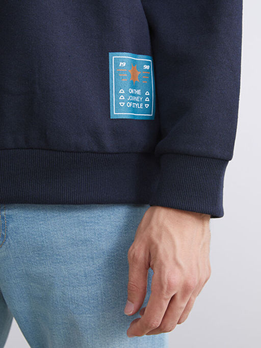 Dik Yaka Bask?l? Erkek Kal?n Sweatshirt