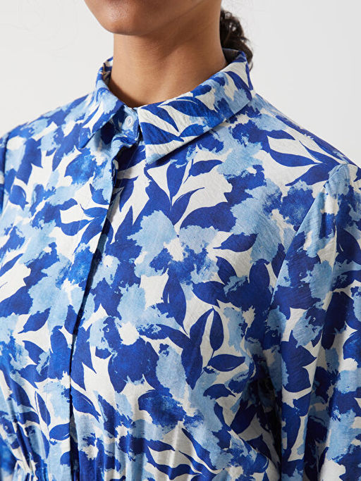 G?mlek Yaka Desenli Elbise