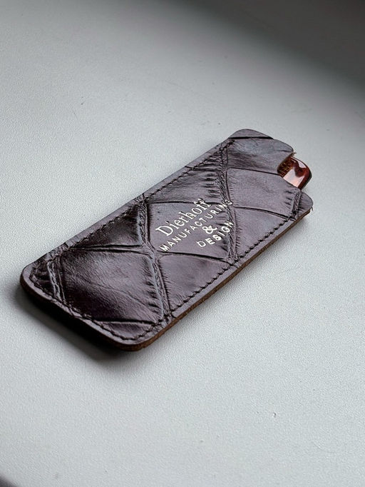 Расческа в кожаном чехле Dierhoff Д 586/01