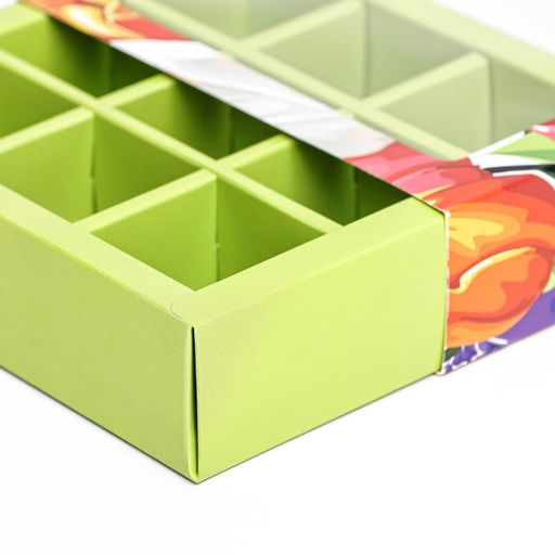 Коробка для 9 конфет с обечайкой, «8 марта» 13.8×13.8×3.8 см