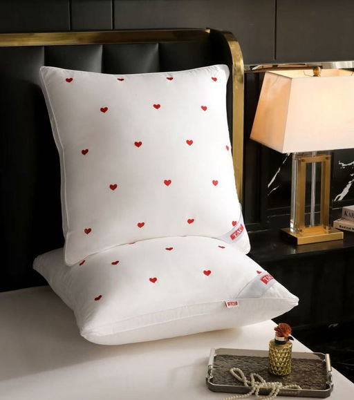 Подушка Сердечки 70х70 см POTACS01