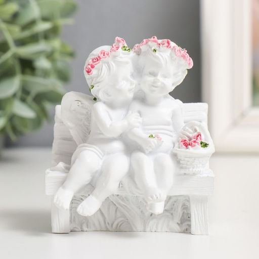 Фигурка «2 ангелочка в розовом веночке на скамейке», 8×7×5 см, МИКС
