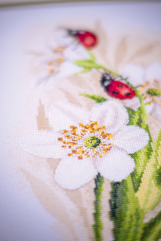 Набор для вышивания LANARTE PN-0190657 Парад божьей коровки 33 x 22 см