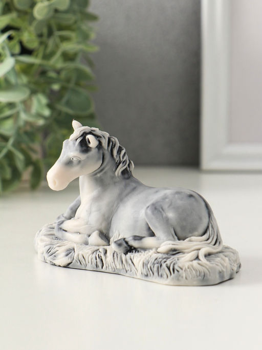 Сувенир "Лошадь лежащая" 7 см