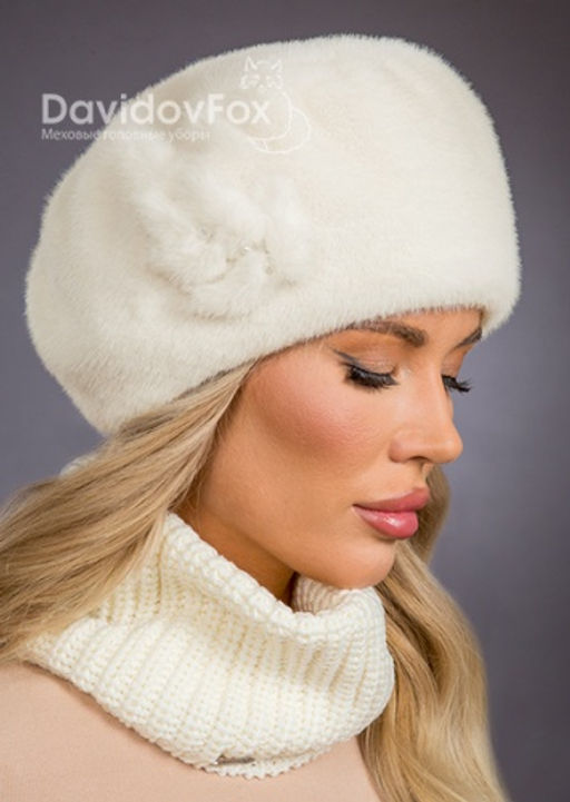 Шапка Берет экомех с украшением жемчуг