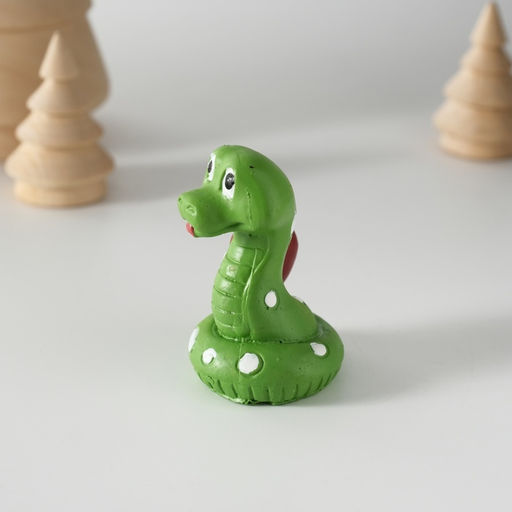 Фигурка полистоун Змейка с сердцем, 4.6?5.8 см