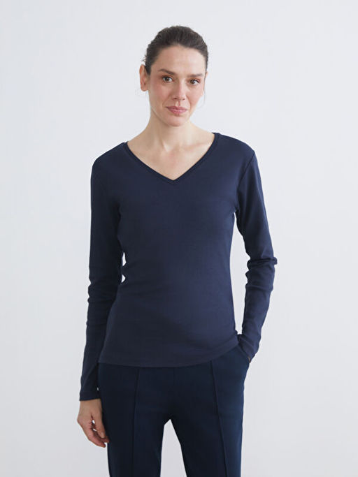 V Yaka Uzun Kollu Kad?n Ti??rt