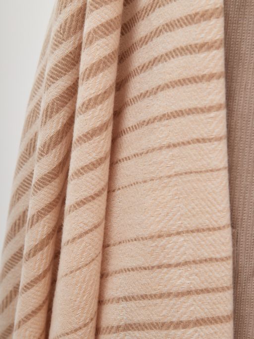 В составе шерсть. Большой теплый двусторонний палантин - Tantino фото 4