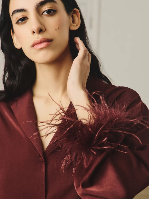 Блузка с английским воротником и перьями / Zarina