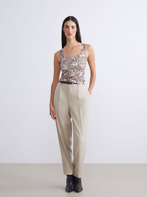 U Yaka Desenli Kad?n Atlet