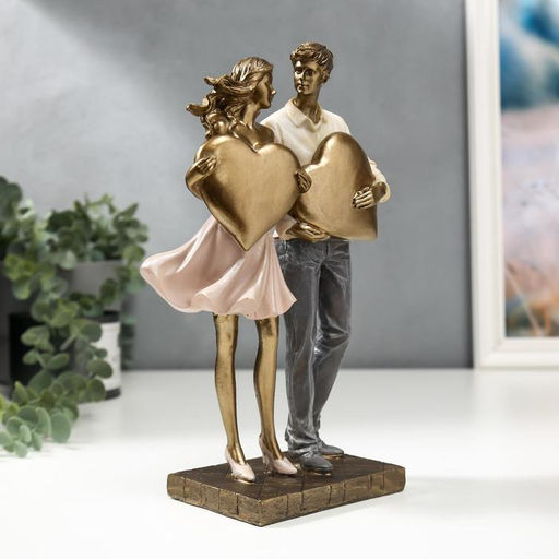 Фигурка полистоун «Влюблённая пара с сердцами», 25.5×8.5×15 см