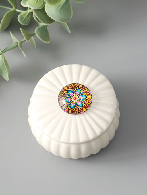Шкатулка для украшений «Цветок-калейдоскоп«, с крышкой, белая, керамика, 7×7×5.3 см