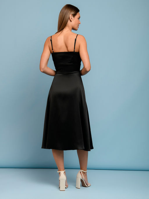 Платье черное длины миди на бретелях с глубоким вырезом - 1001dress фото 3