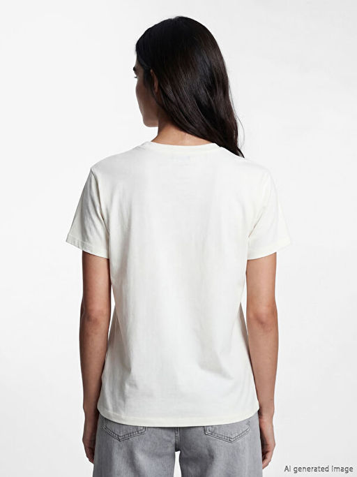 Bisiklet Yaka Los Angeles Bask?l? Kad?n Ti??rt