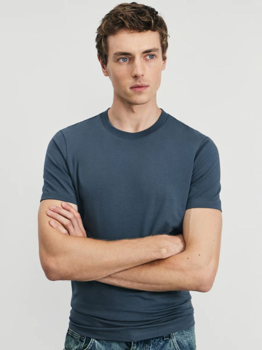 Базовая футболка slim fit / Zarina