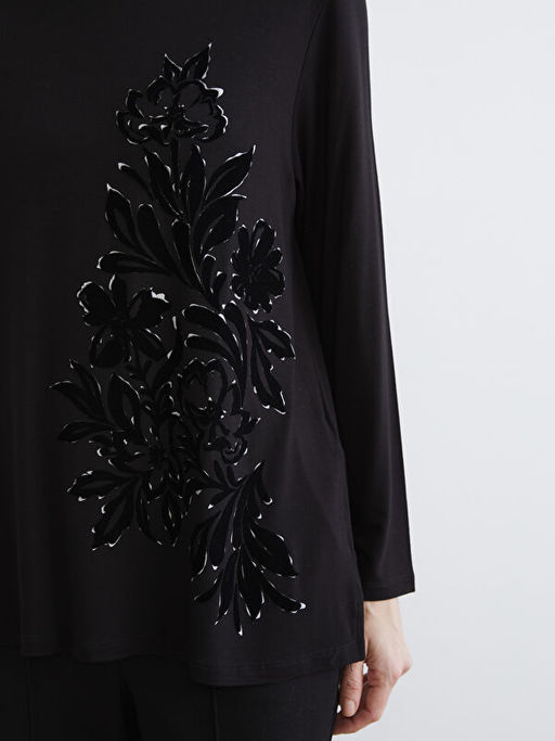 Bisiklet Yaka ?i?ekli Kad?n Ti??rt