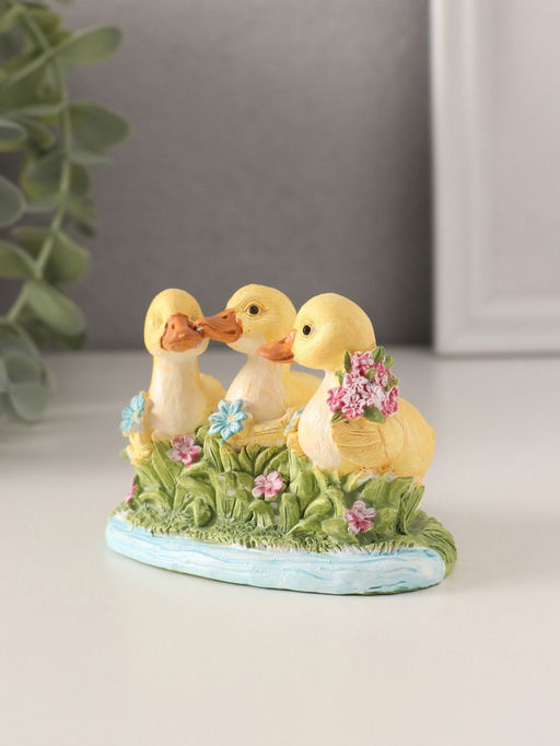 Фигурка полистоун Утята в пруду с цветами, 9?5.5?6.5 см