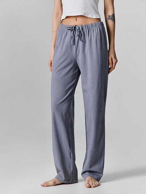 Брюки домашние женские с цветочным принтом.