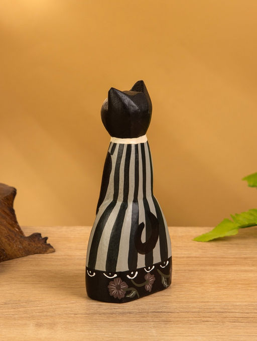 Сувенир «Чёрная кошка в зелёном платье», 6×4×13 см, дерево