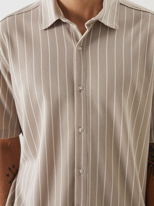 Regular Fit K?sa Kollu ?izgili Erkek G?mlek