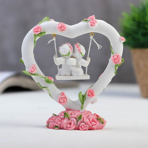 Фигурка «2 ангелочка на качелях в сердце», в венке из роз, 11×10×4 см