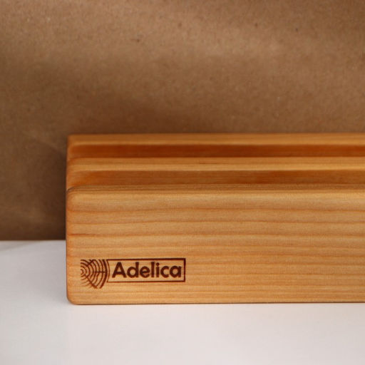Набор деревянных разделочных досок на подставке 2 шт Adelica: 35×18×2 см, подставка 16×8.5×4 см, масло в подарок 100 мл, пропитаны минеральным маслом, берёза, в подарочной коробке