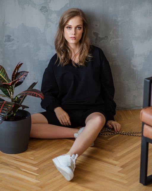 Свитшот с V-образным вырезом 93.4 - Elena sorti фото 5